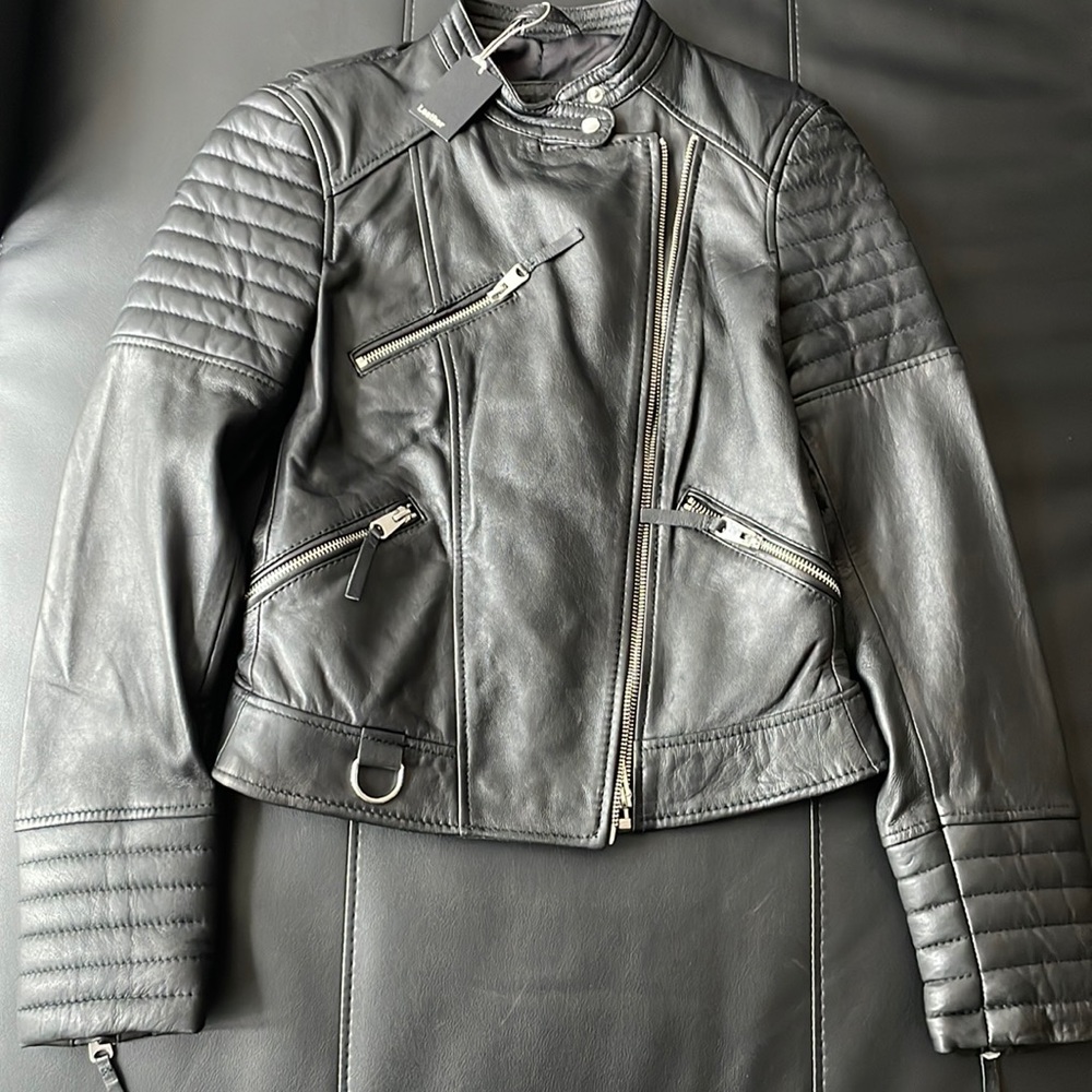 Zara leather coat for women’s